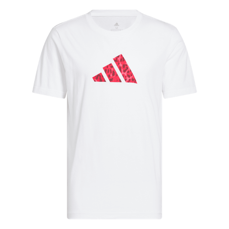 Camiseta-Manga-Corta-adidas-para-hombre-M-T-Fi-Tee-para-moda-color-blanco.-Frontal-Sobre-Modelo