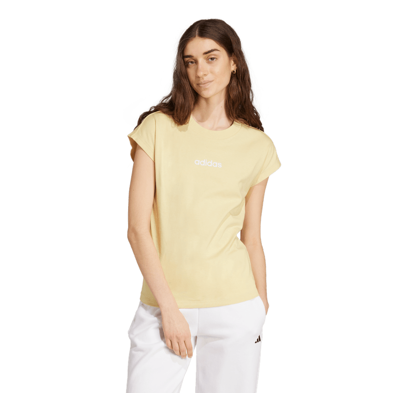 Camiseta-Manga-Corta-adidas-para-mujer-W-Lin-Sj-T-para-moda-color-amarillo.-Frente-Sobre-Modelo