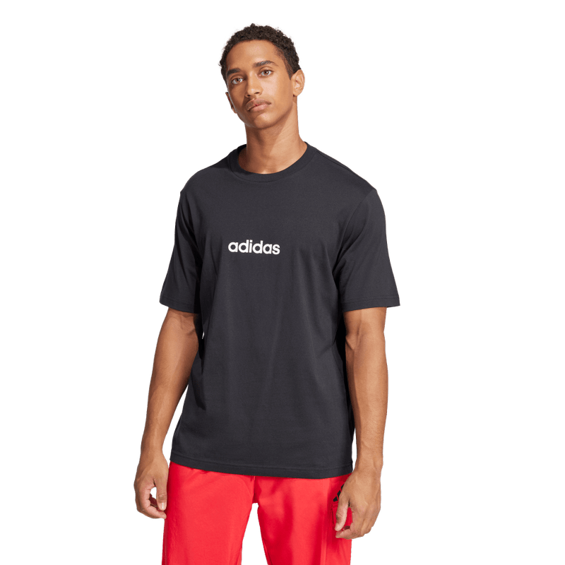 Camiseta-Manga-Corta-adidas-para-hombre-M-Lin-Sj-T-para-moda-color-negro.-Frente-Sobre-Modelo