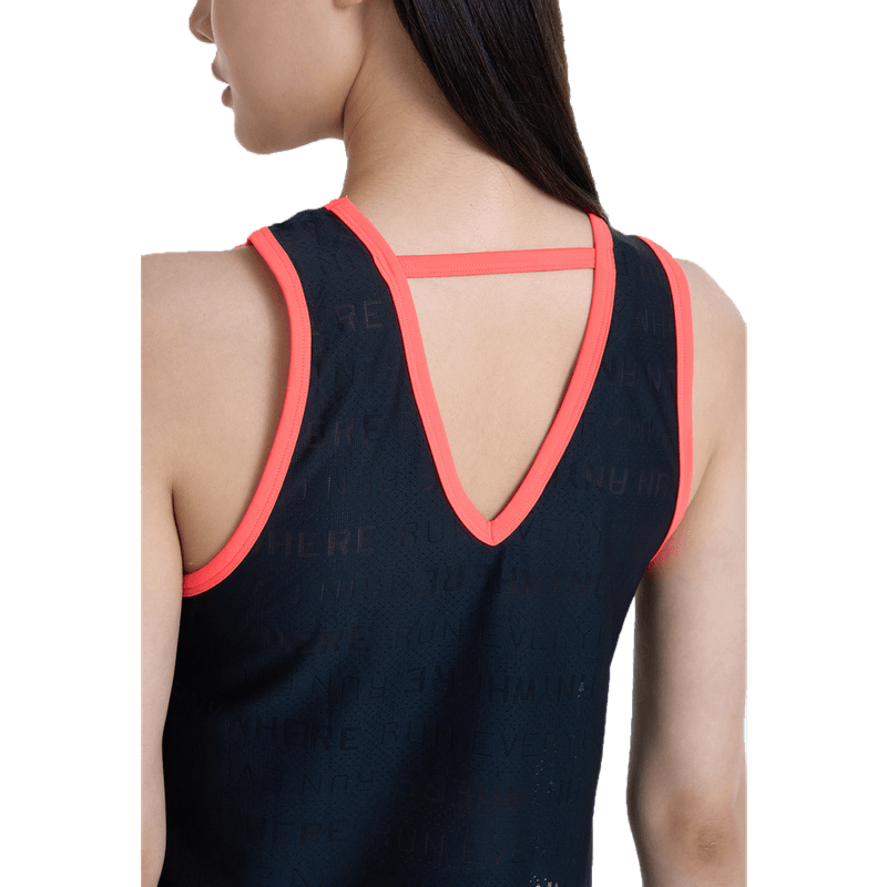 Camiseta-Manga-Sisa-under-armour-para-mujer-Run-Anywhere-Tank-para-correr-color-negro.-Detalle-Sobre-Modelo-2