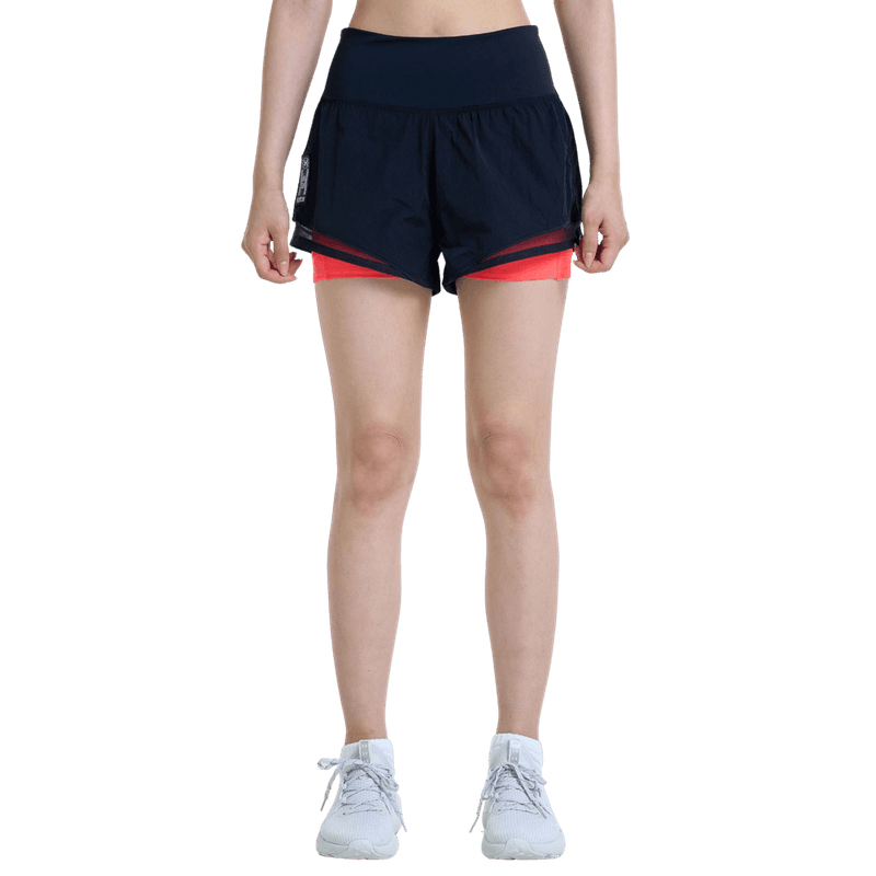 Pantaloneta-under-armour-para-mujer-Run-Anywhere-Short-para-correr-color-negro.-Frente-Sin-Modelo
