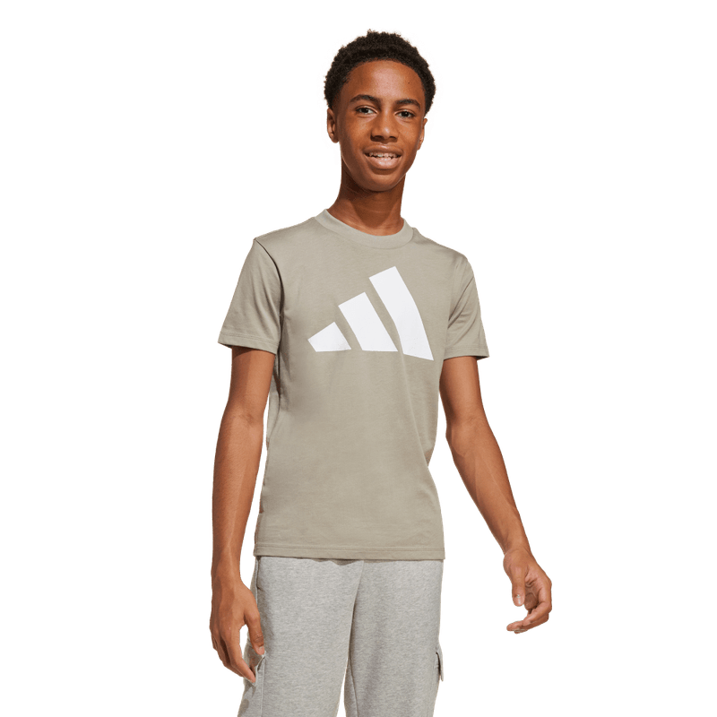 Camiseta-Manga-Corta-adidas-para-niño-J-Bl-Tee-160-para-moda-color-beige.-Lateral-Derecho-Sin-Modelo