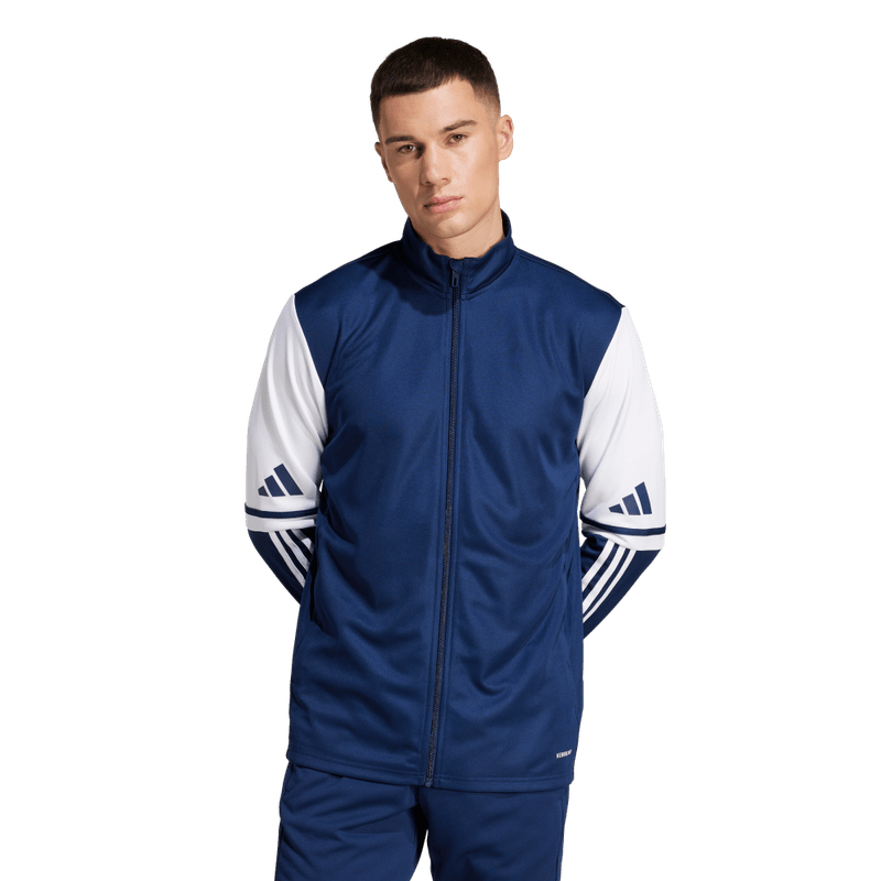 Chaqueta-adidas-para-hombre-Sq25-Tr-Jkt-para-futbol-color-azul.-Frente-Sobre-Modelo