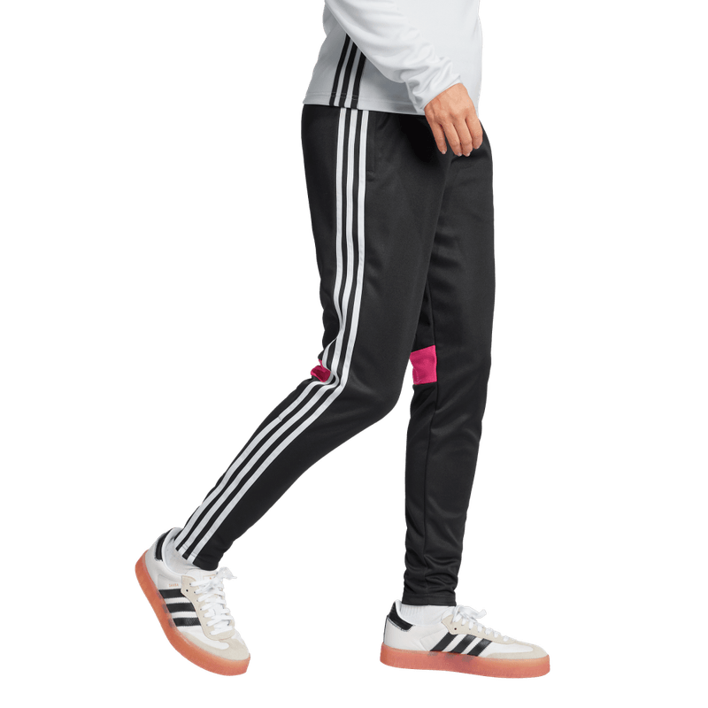 Pantalon-adidas-para-mujer-Tiro-Es-Pnt-W-para-futbol-color-negro.-Reverso-Sin-Modelo