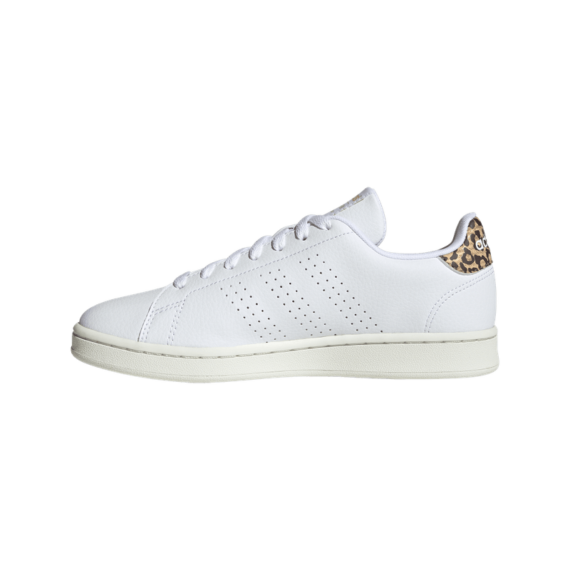 Tenis-adidas-para-mujer-Advantage-para-moda-color-blanco.-Suela