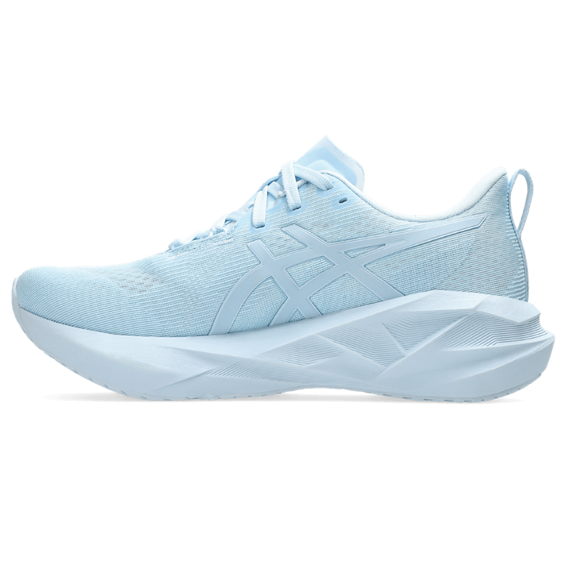 Tenis-asics-para-mujer-Novablast-5-Lite-Show-para-correr-color-azul.-Lateral-Externa-Izquierda
