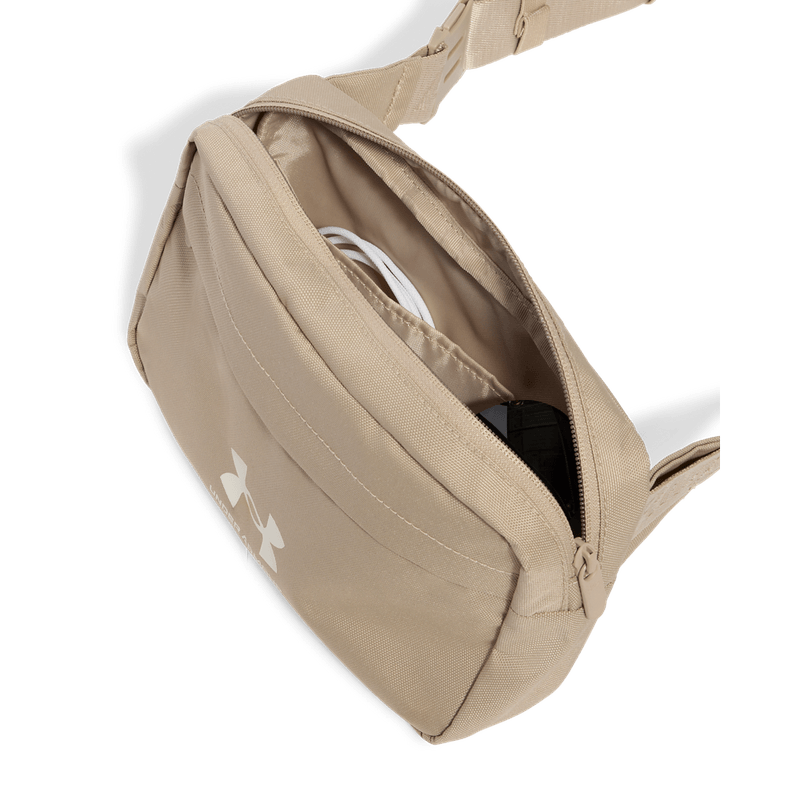 Canguro-under-armour-unisex-Essntl-Lite-Wb-Xbody-para-moda-color-cafe.-Almacenamiento