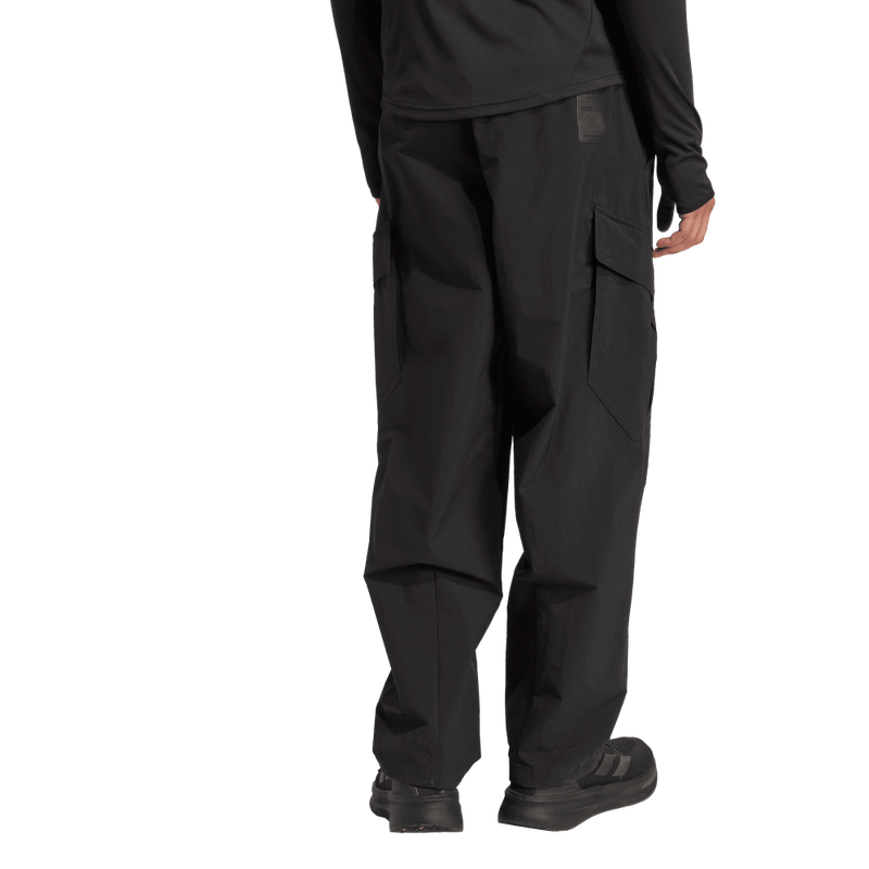 Pantalon-adidas-para-hombre-Mer-Mc-Pnt-M-para-moda-color-negro.-Frente-Sin-Modelo