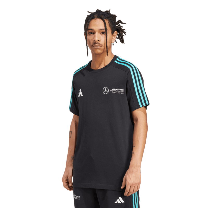 Camiseta-Manga-Corta-adidas-para-hombre-Mer-Dna-Tee-M-para-moda-color-negro.-Frente-Sobre-Modelo