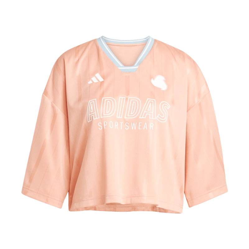 Camiseta-Manga-Corta-adidas-para-mujer-W-Tiro-Q2-Bf-T-para-moda-color-multicolor.-Frontal-Sobre-Modelo