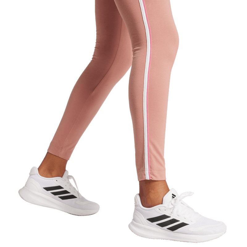 Licra-adidas-para-mujer-W-Cb-Leg-para-moda-color-rosado.-Lateral-Sobre-Modelo