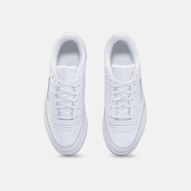 Tenis-reebok-para-mujer-Club-C-85-para-moda-color-blanco.-Capellada