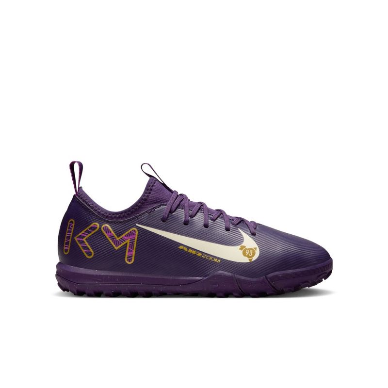 Guayos-nike-para-niño-Jr-Zoom-Vapor-16-Academy-Km-Tf-para-futbol-color-morado.-Lateral-Externa-Derecha