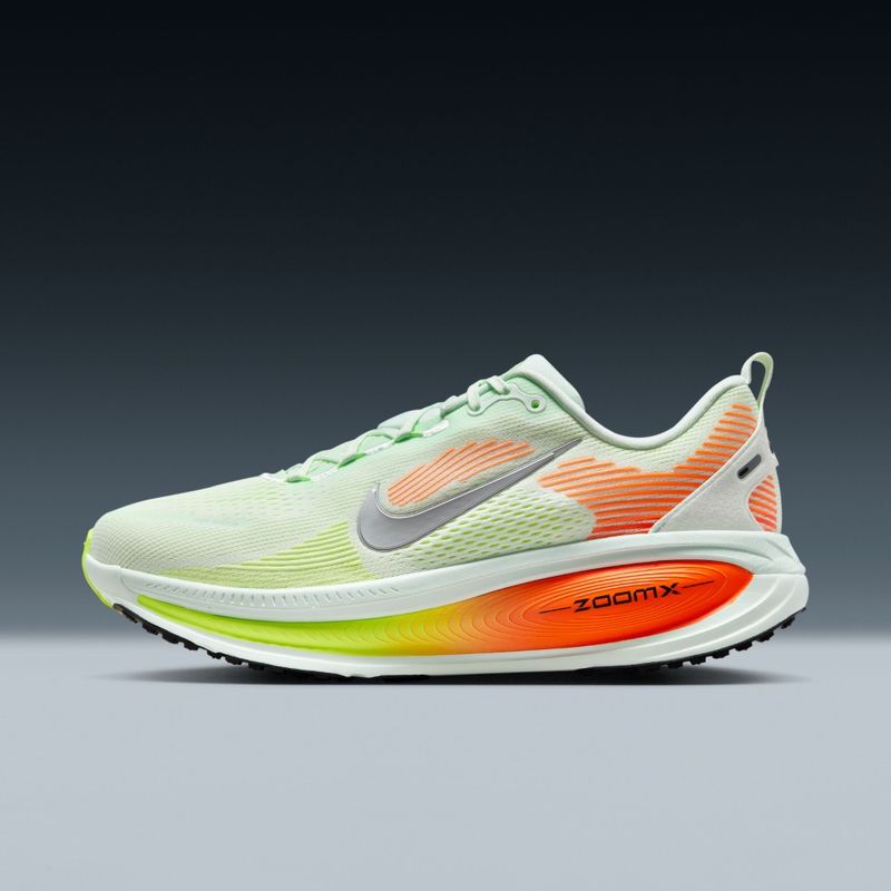 Tenis-nike-para-hombre-Nike-Vomero-18-para-correr-color-verde.-Lateral-Interna-Izquierda