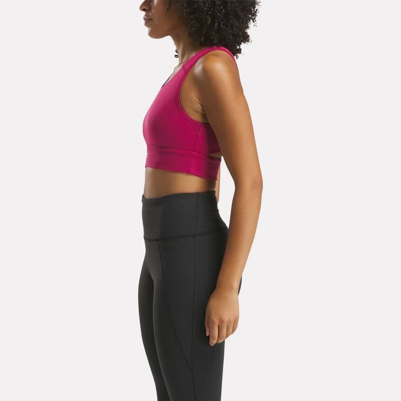 Top-reebok-para-mujer-Id-Train-High-Support-Bra-para-correr-color-rojo.-Reverso-Sobre-Modelo