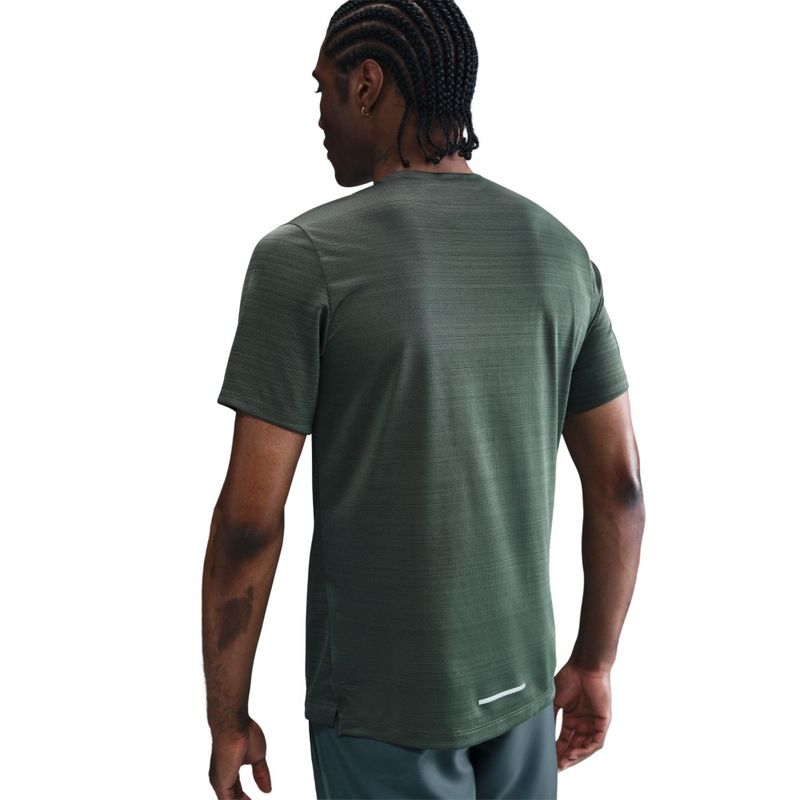 Camiseta-Manga-Corta-nike-para-hombre-M-Nk-Df-Miler-Top-Ss-para-correr-color-verde.-Detalle-2