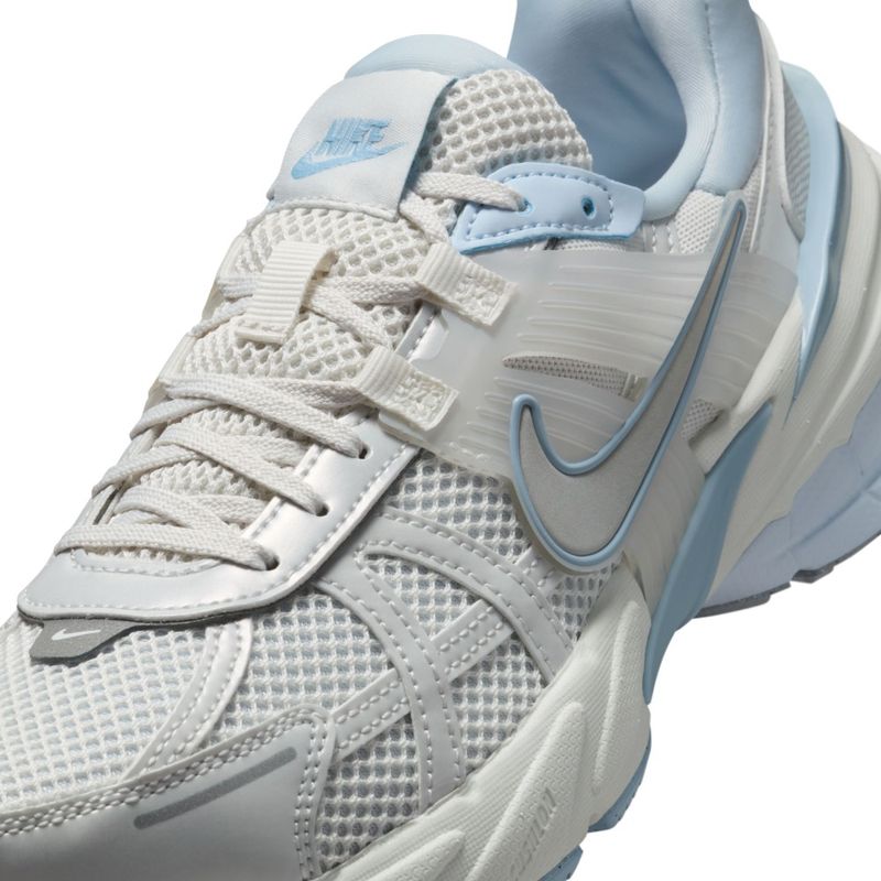 Tenis-nike-para-mujer-W-Nike-V2K-Run-para-moda-color-negro.-Detalle-1