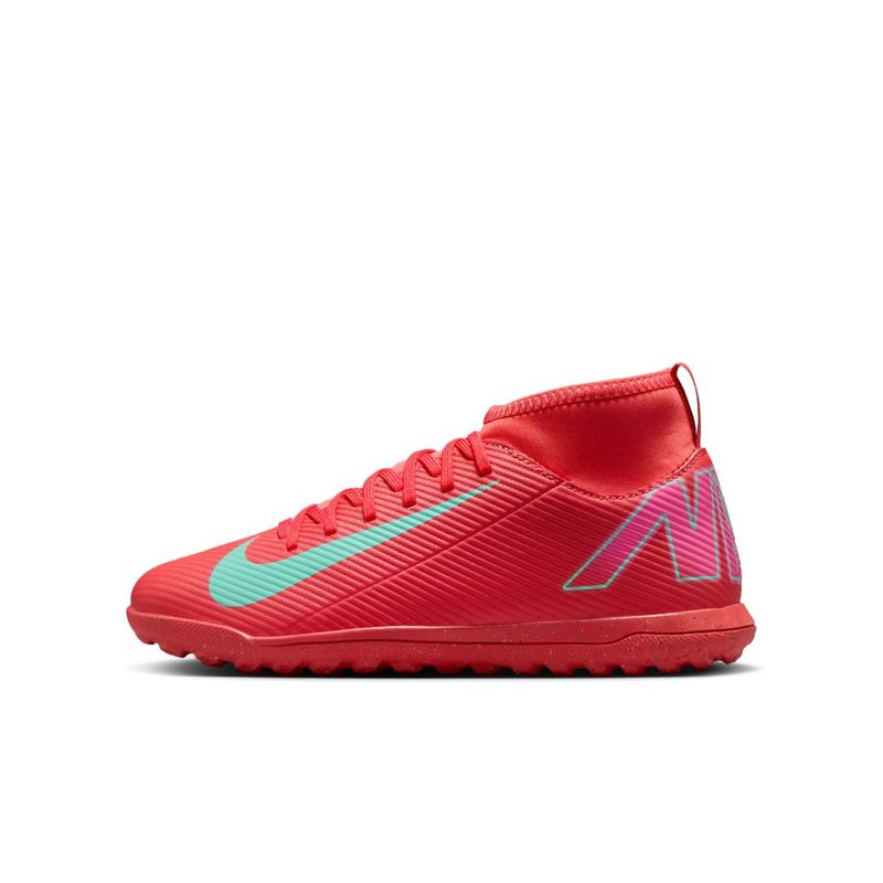 Guayos-nike-para-niño-Jr-Superfly-10-Club-Tf-para-futbol-color-naranja.-Lateral-Interna-Izquierda