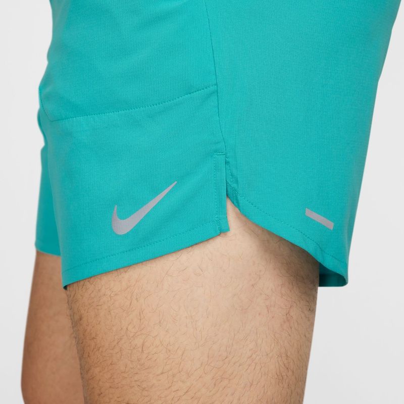 Pantaloneta-nike-para-hombre-M-Nk-Df-Stride-7In-Bf-Shrt-para-correr-color-verde.-Detalle-4