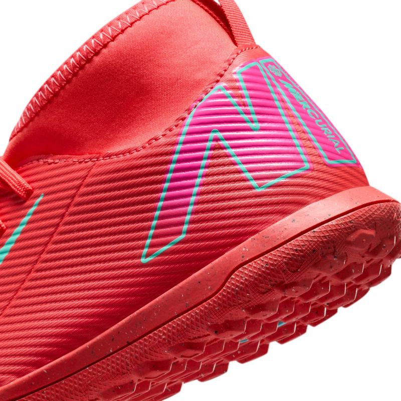Guayos-nike-para-niño-Jr-Superfly-10-Club-Tf-para-futbol-color-naranja.-Talon