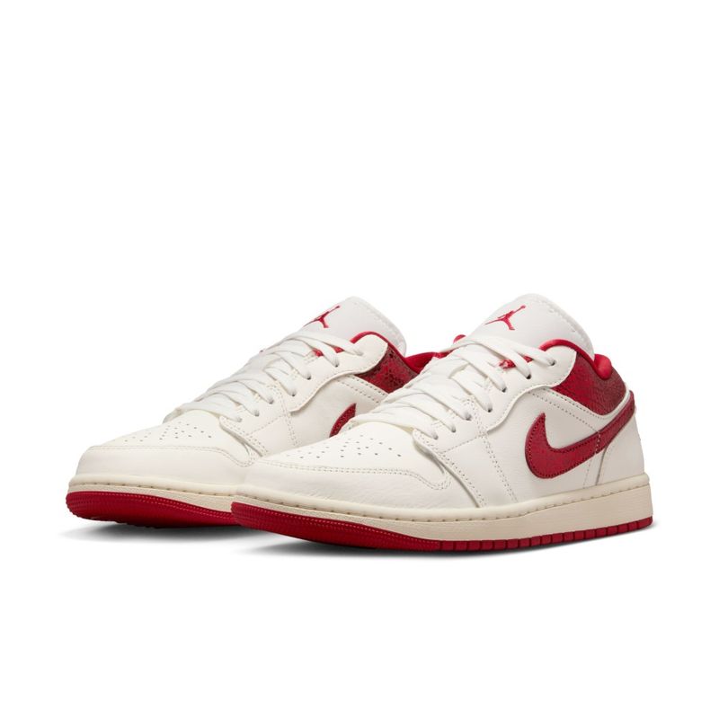 Tenis-nike-para-mujer-Wmns-Air-Jordan-1-Low-Se-V2-para-moda-color-blanco.-Suela