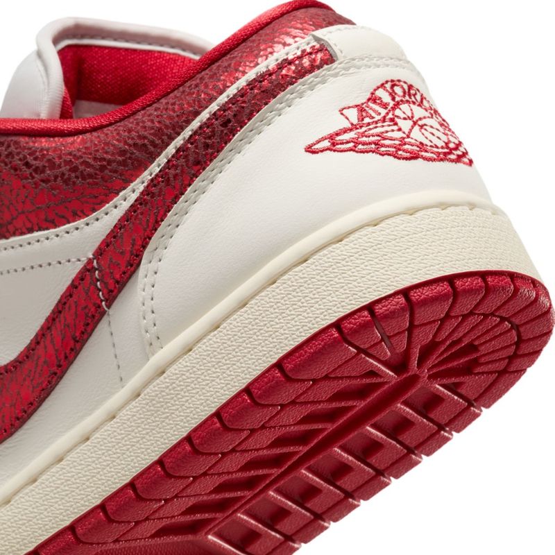 Tenis-nike-para-mujer-Wmns-Air-Jordan-1-Low-Se-V2-para-moda-color-blanco.-Talon