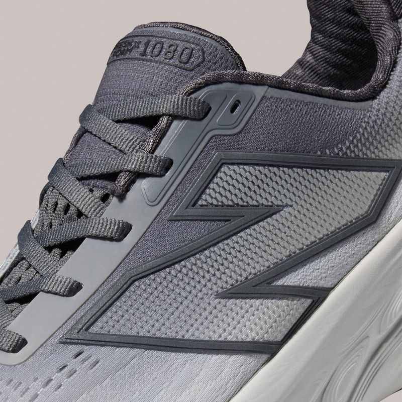 Tenis-new-balance-para-mujer-1080-V14-para-correr-color-gris.-15