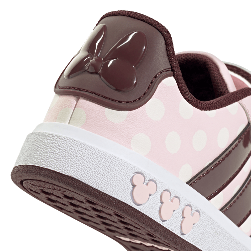 Tenis-adidas-para-niño-Grand-Court-Minnie-para-moda-color-rosado.-Detalle-2