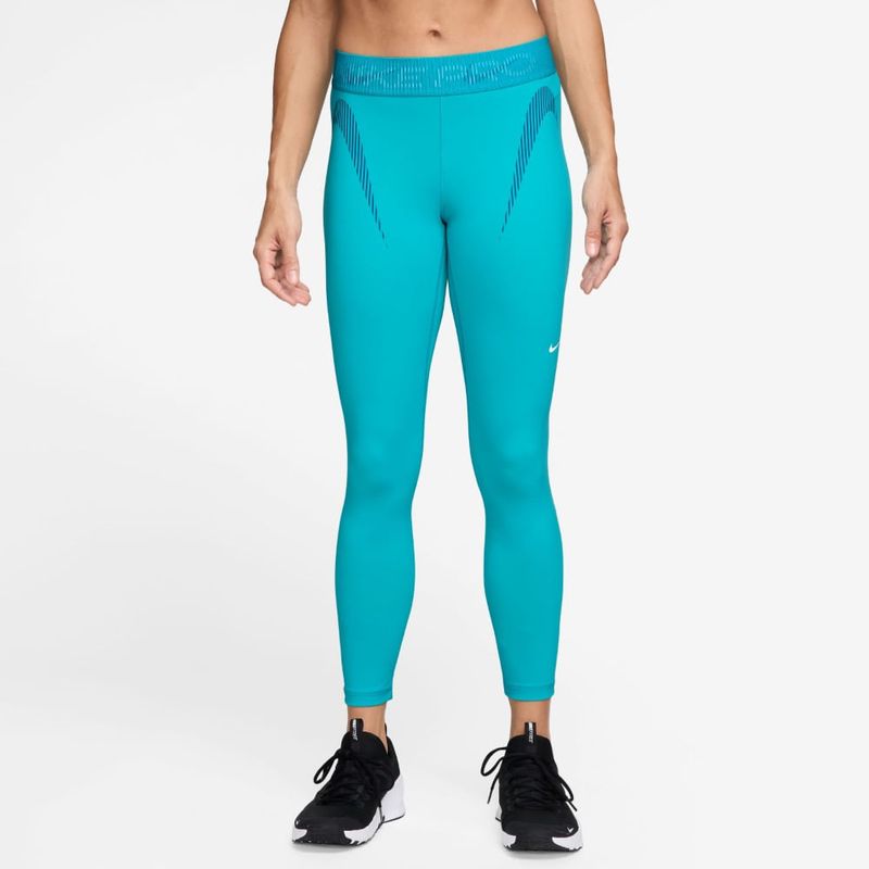 Licra-nike-para-mujer-W-Np-Df-Mr-7-8-Tight-Tt-Grx-para-entrenamiento-color-verde.-Frente-Sobre-Modelo