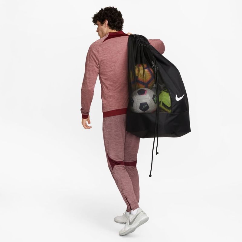 Maletin-nike-para-hombre-Nk-Club-Team-Ball-Bag-para-futbol-color-negro.-Modelo-Accesorio
