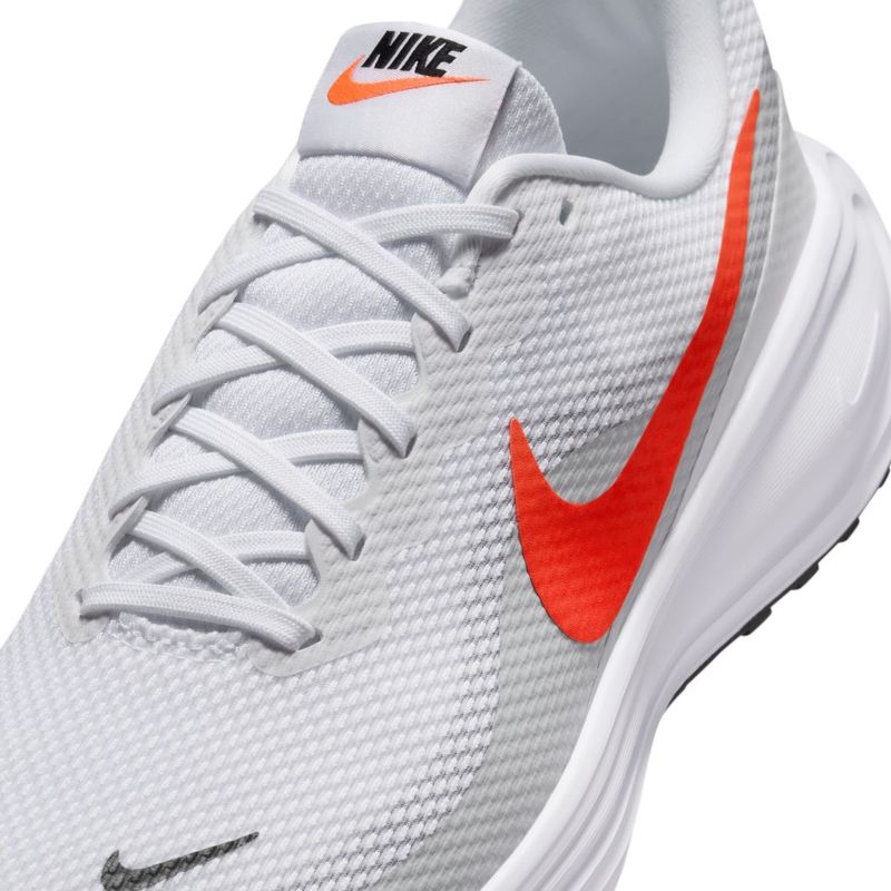Tenis-nike-para-hombre-Nike-Revolution-8-para-correr-color-blanco.-Detalle-1