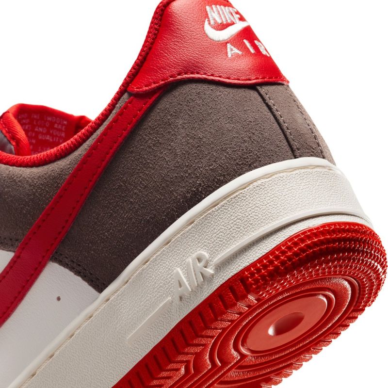 Tenis-nike-para-hombre-Air-Force-1-07-Lv8-Rugby-para-moda-color-cafe.-Talon