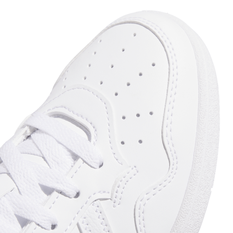 Tenis-adidas-para-niño-Hoops-4.0-J-para-baloncesto-color-blanco.-Lateral-Y-Suela