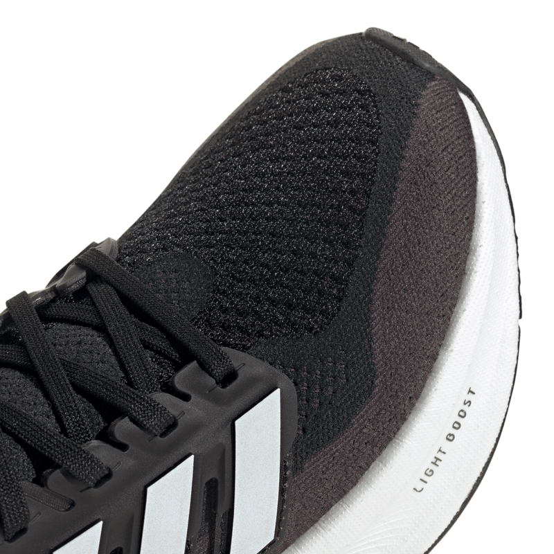 Tenis-adidas-para-mujer-Ultraboost-5-W-para-correr-color-negro.-Detalle-2