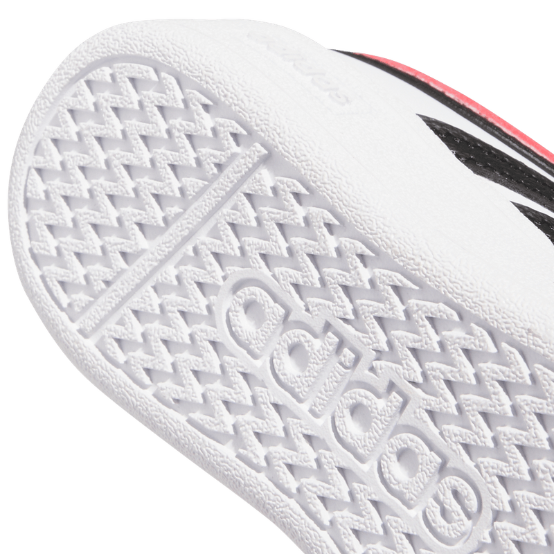 Tenis-adidas-para-niño-Hoops-4.0-Cf-C-para-baloncesto-color-blanco.-Detalle-2