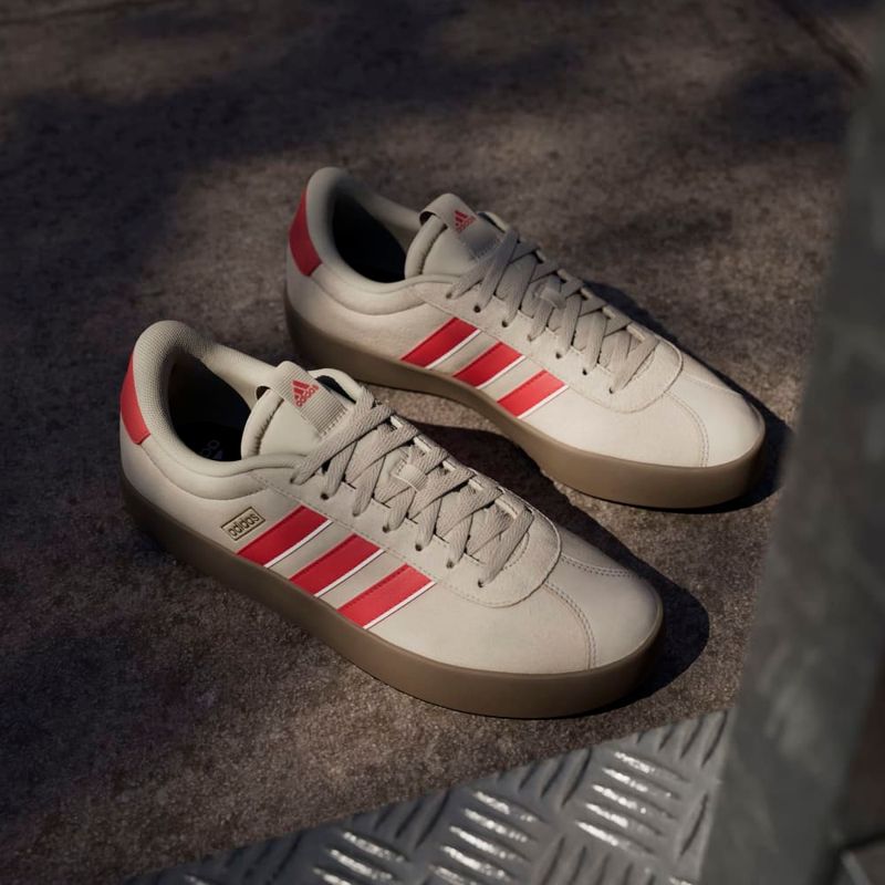 Tenis-adidas-para-hombre-Vl-Court-3.0-para-moda-color-beige.-Mktg-Vista-4