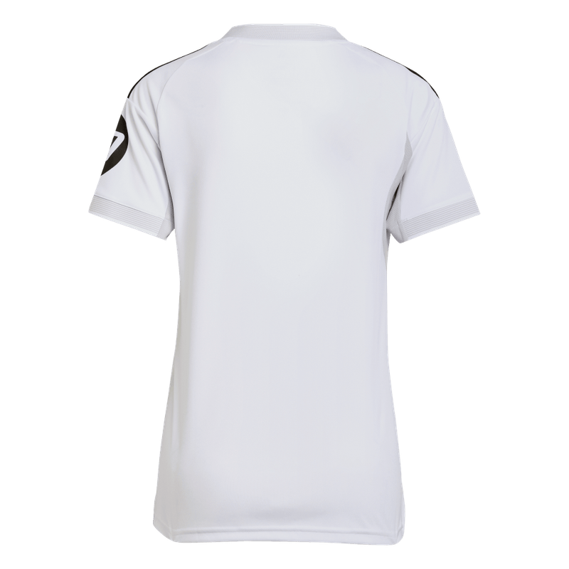 Camiseta-De-Equipo-adidas-para-mujer-Real-Madrid-H-Jsy-W-para-futbol-color-blanco.-Frente-Sobre-Modelo
