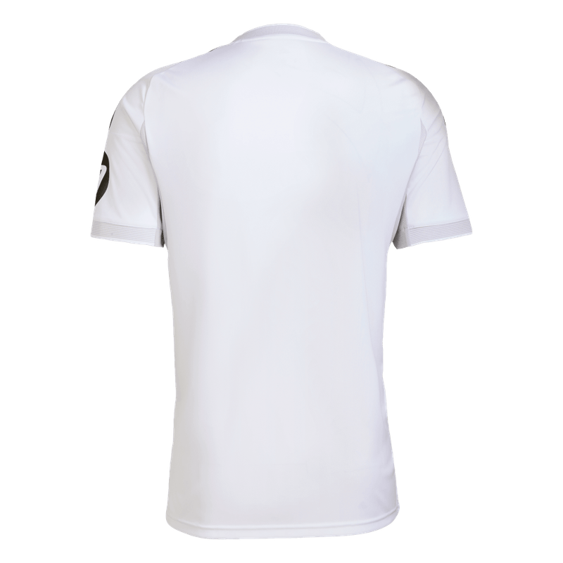 Camiseta-De-Equipo-adidas-para-hombre-Real-Madrid-H-Jsy-para-futbol-color-blanco.-Frente-Sobre-Modelo
