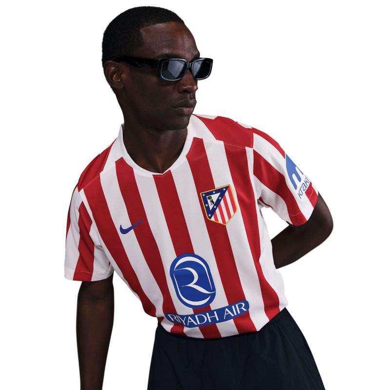 Camiseta-De-Equipo-nike-para-hombre-Atletico-Madrid-M-Nk-Df-Jsy-Ss-Stad-Hm-para-futbol-color-rojo.-Detalle-1