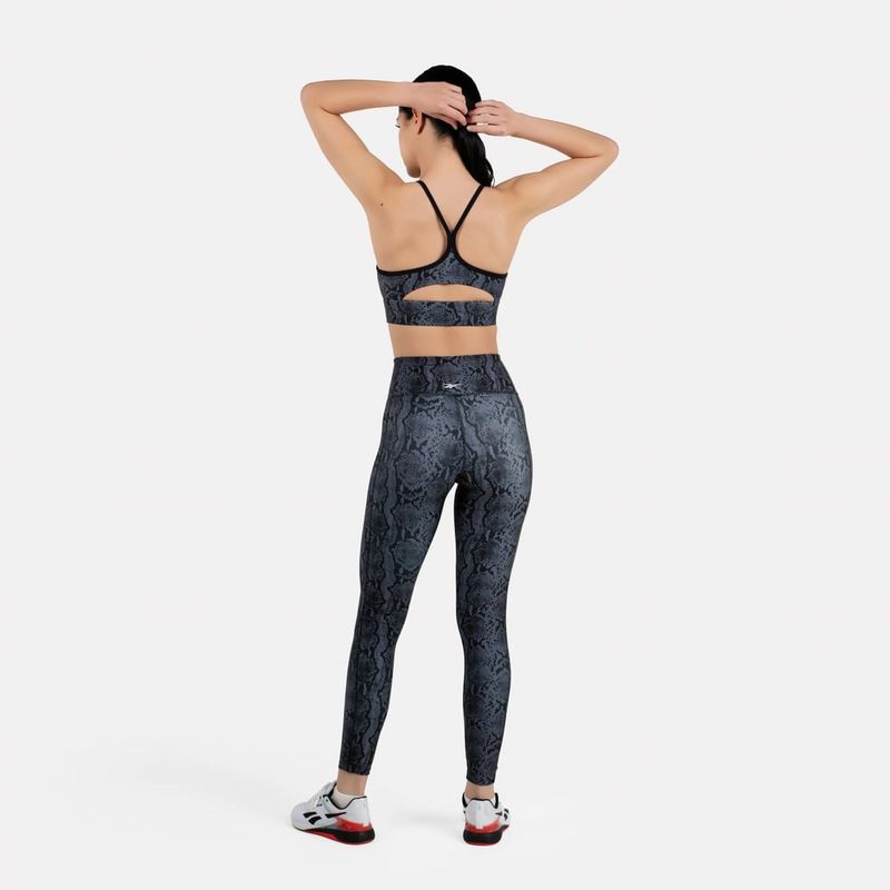 Top-reebok-para-mujer-Id-Train-Aop-Bra-para-entrenamiento-color-negro.-Outfit-Completo