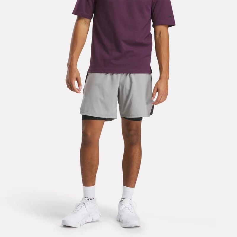 Pantaloneta-reebok-para-hombre-Running-2-1-Short-para-correr-color-gris.-Reverso-Sin-Modelo