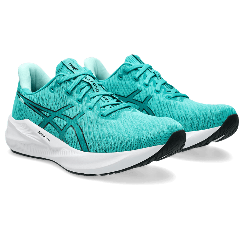 Tenis-asics-para-hombre-Versablast-4-para-correr-color-azul.-Par-Alineados