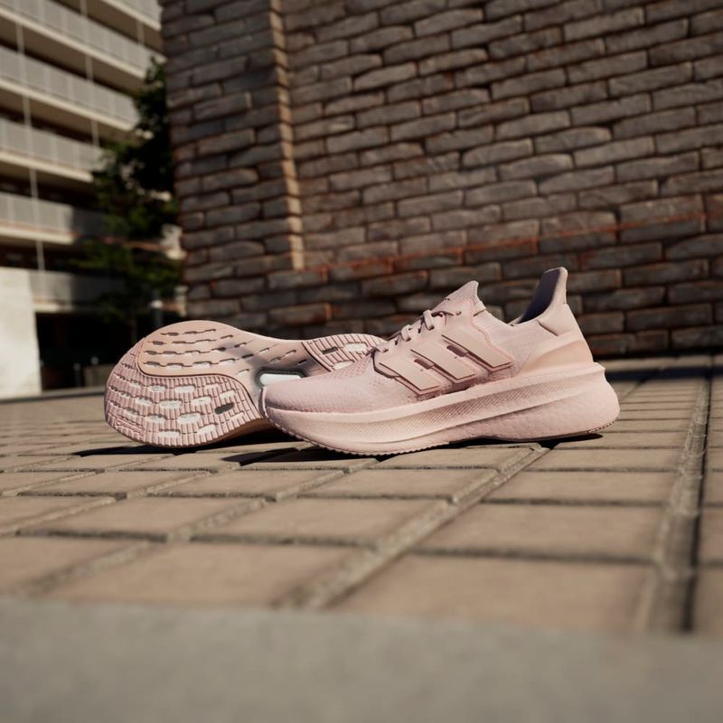 Tenis-adidas-para-mujer-Ultraboost-5-W-para-correr-color-rosado.-Mktg-Vista-3