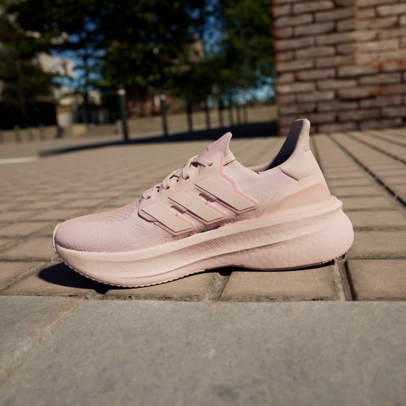 Tenis-adidas-para-mujer-Ultraboost-5-W-para-correr-color-rosado.-Mktg-Vista-6