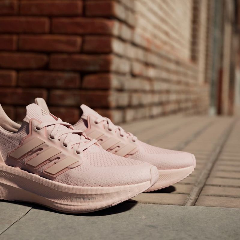 Tenis-adidas-para-mujer-Ultraboost-5-W-para-correr-color-rosado.-Mktg-Vista-8