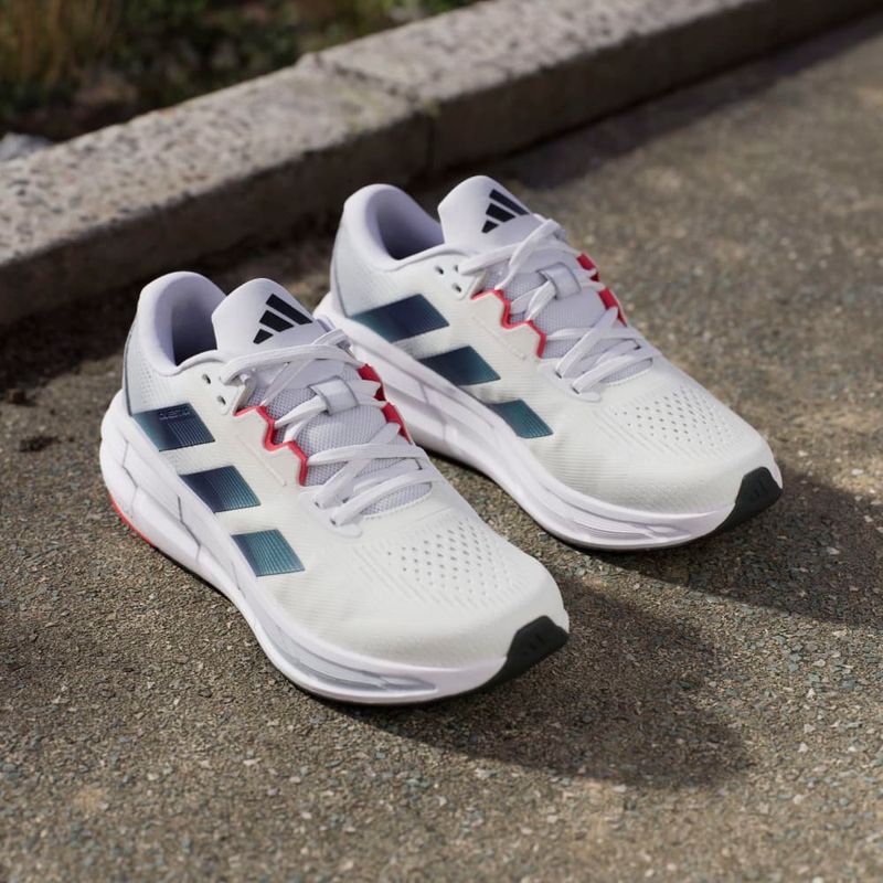 Tenis-adidas-para-hombre-Questar-3-M-para-correr-color-blanco.-Mktg-Vista-41