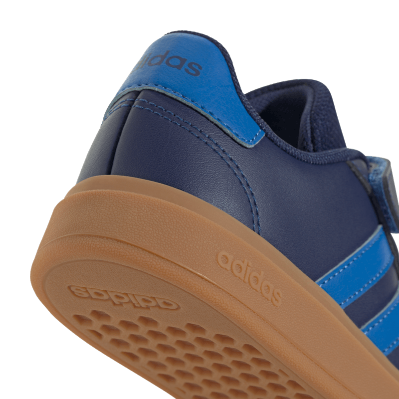 Tenis-adidas-para-niño-Grand-Court-2.0-El-para-moda-color-azul.-Lateral-Y-Suela