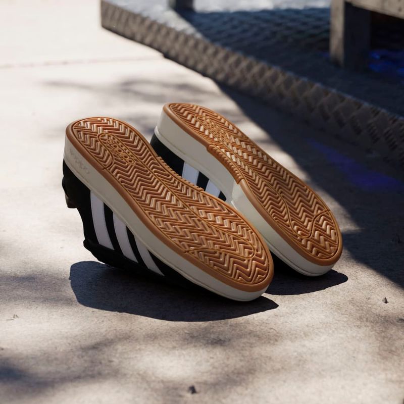 Tenis-adidas-para-hombre-Grand-Court-Alpha-0-para-moda-color-negro.-Mktg-Vista-3