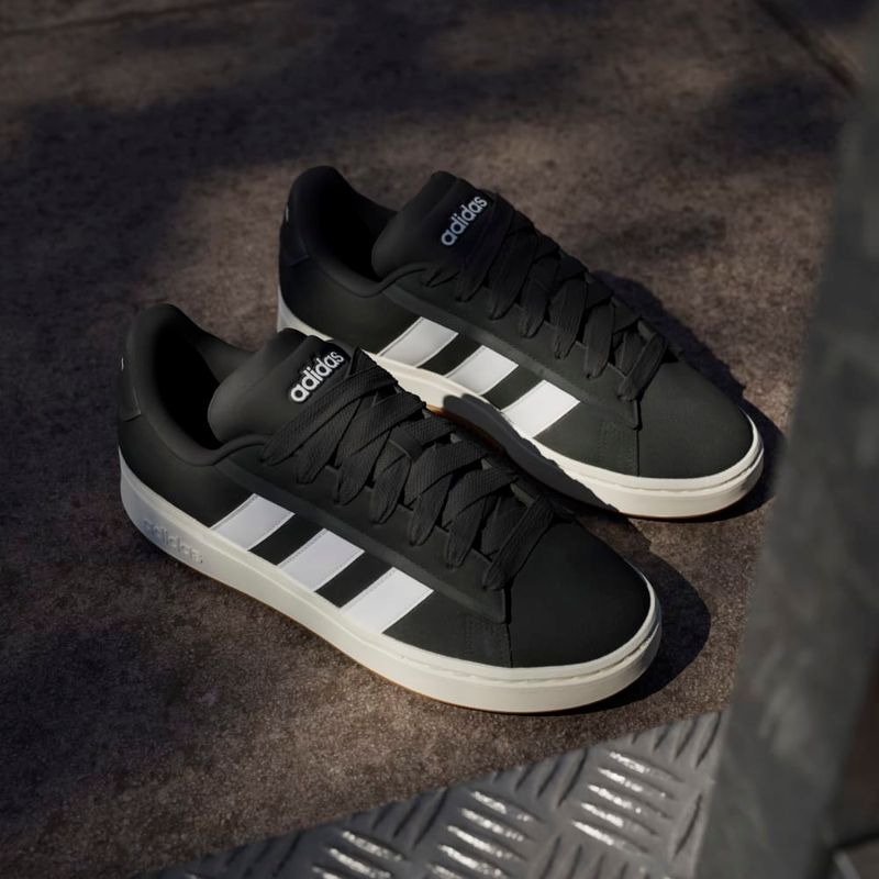 Tenis-adidas-para-hombre-Grand-Court-Alpha-0-para-moda-color-negro.-Mktg-Vista-4