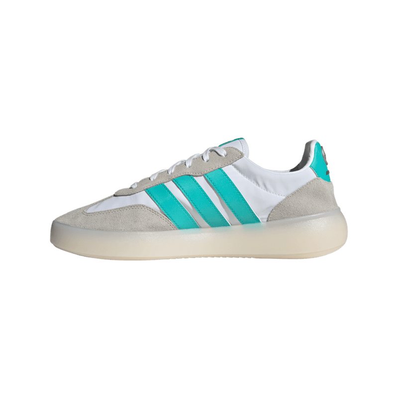Tenis-adidas-unisex-Barreda-Decode-Mer-para-moda-color-blanco.-Suela